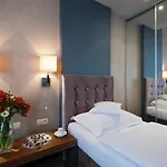 호텔 Unicus Old Town - Destigo 4*