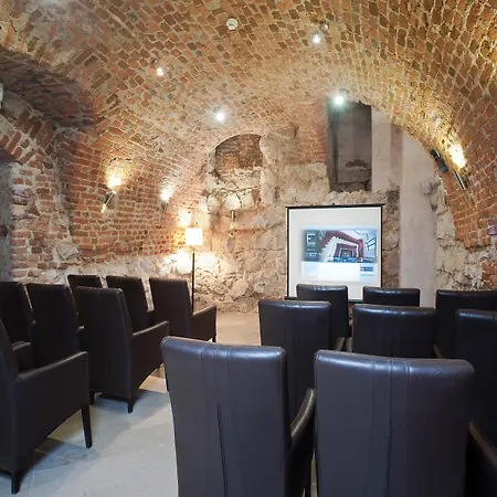 Unicus Old Town - Destigo 4*