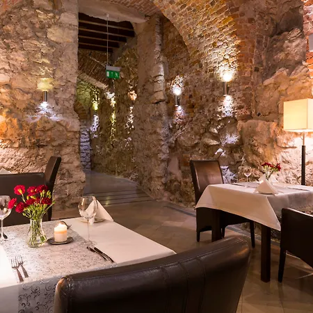 Unicus Old Town - Destigo 4*