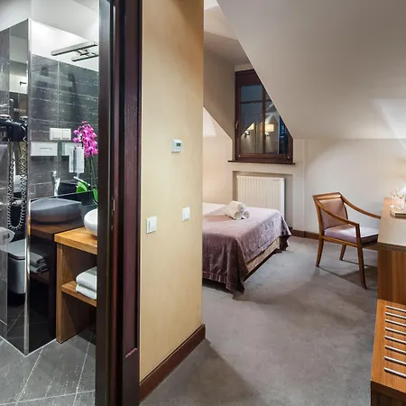 Unicus Old Town - Destigo