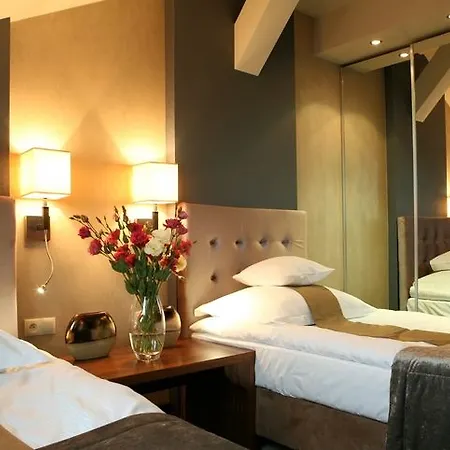 Unicus Old Town - Destigo Hotell