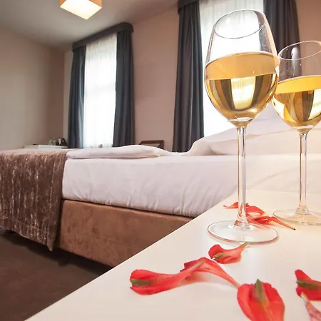 Hotell Unicus Old Town - Destigo