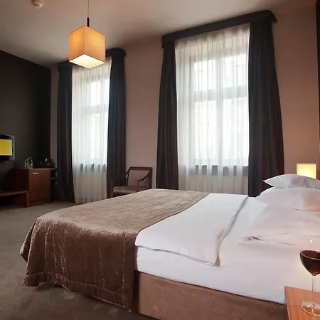 Hotell Unicus Old Town - Destigo 4*