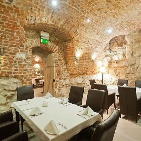 Unicus Old Town - Destigo 4* Kraków