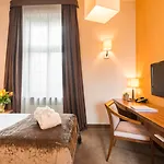 Ξενοδοχείο Unicus Old Town - Destigo 4*