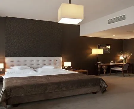Hotell Unicus Old Town - Destigo 4*