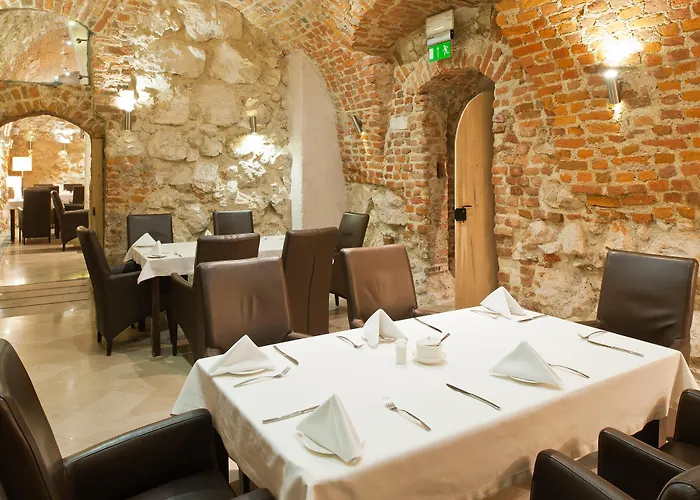 Hotel Unicus Old Town - Destigo