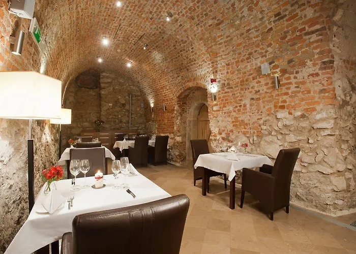 Unicus Old Town - Destigo Otel 4*