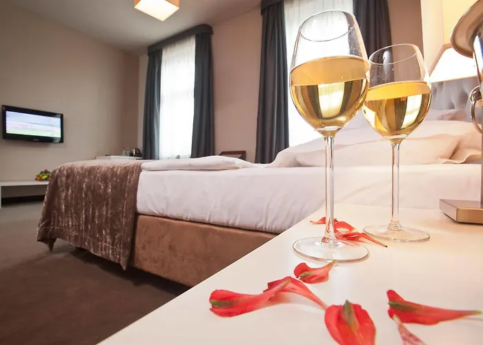 Hotell Unicus Old Town - Destigo