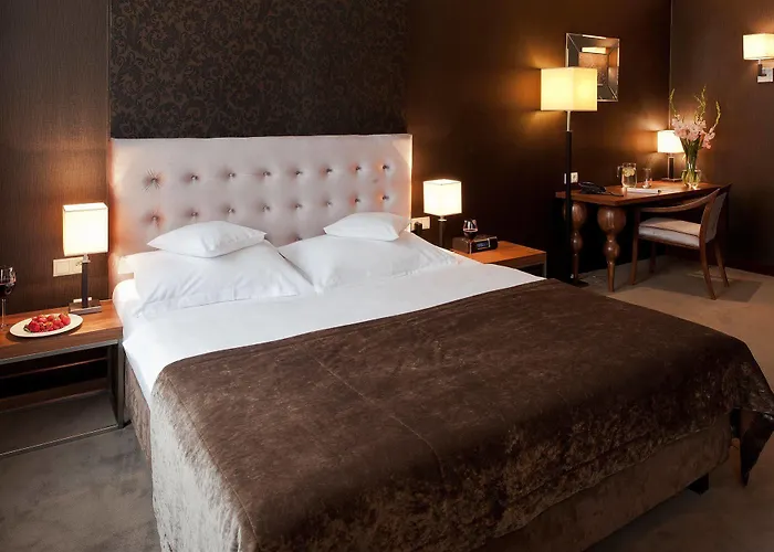 Unicus Old Town - Destigo Hotell